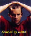 Marc les bras sur la tte.jpg (9568 bytes)
